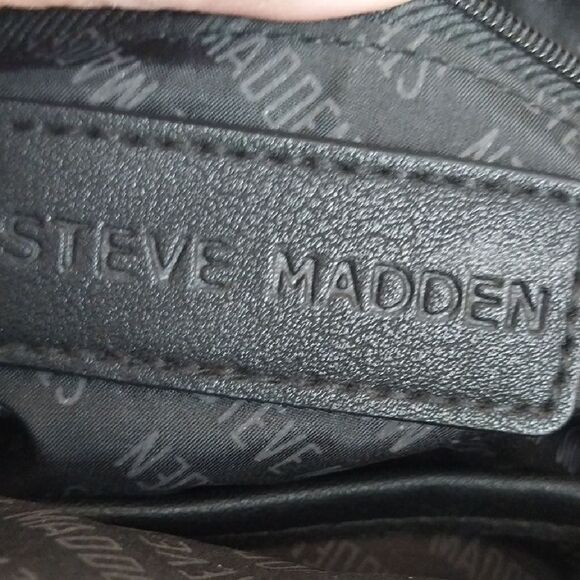 Steve Madden Black Textured Shoulder Bag with Gold Accents...New...but No Tags. - Picture 5 of 11